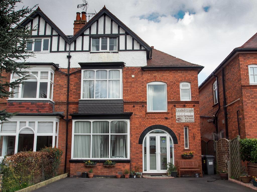 Bed & Breakfast Leaded Light 3*